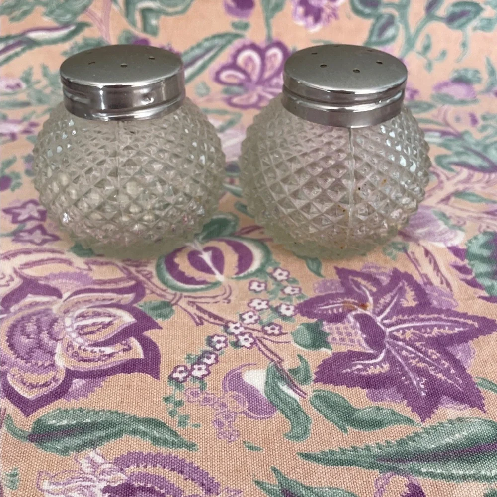 Vintage Grace GlassSalt and Pepper Shakers with a Diamond Pattern